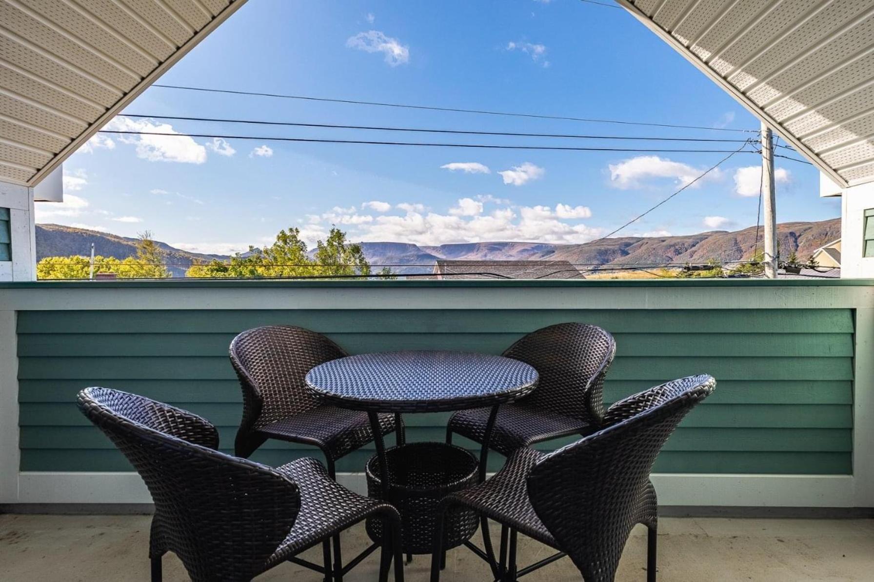 The Tides Inn Norris Point Екстериор снимка