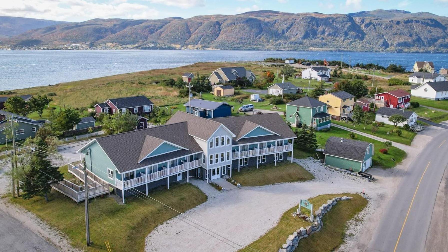 The Tides Inn Norris Point Екстериор снимка