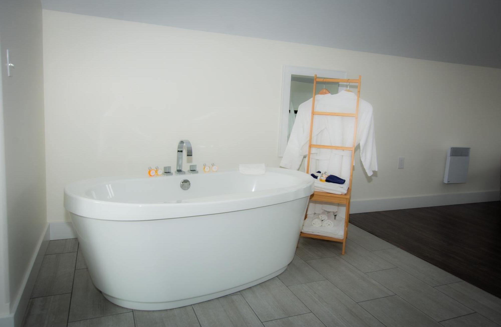 The Tides Inn Norris Point Екстериор снимка